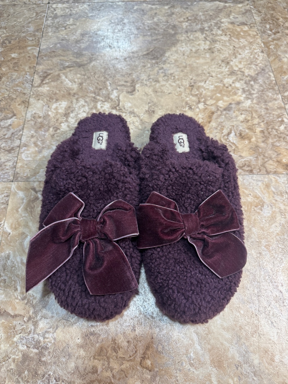 UGG Women's Wine Velvet Bow Sherpa Slide Slippers